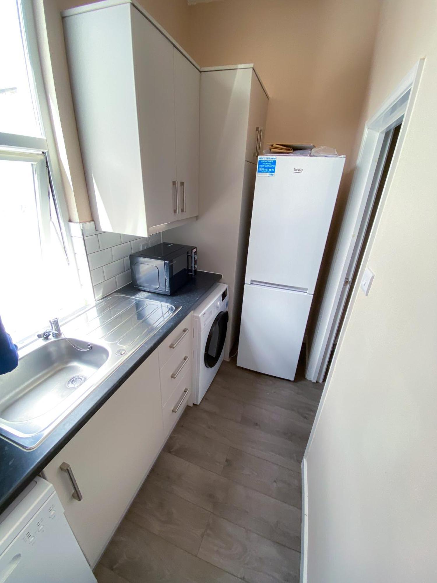 Modern 1 Bedroom Flat In Wood Green London Exterior photo
